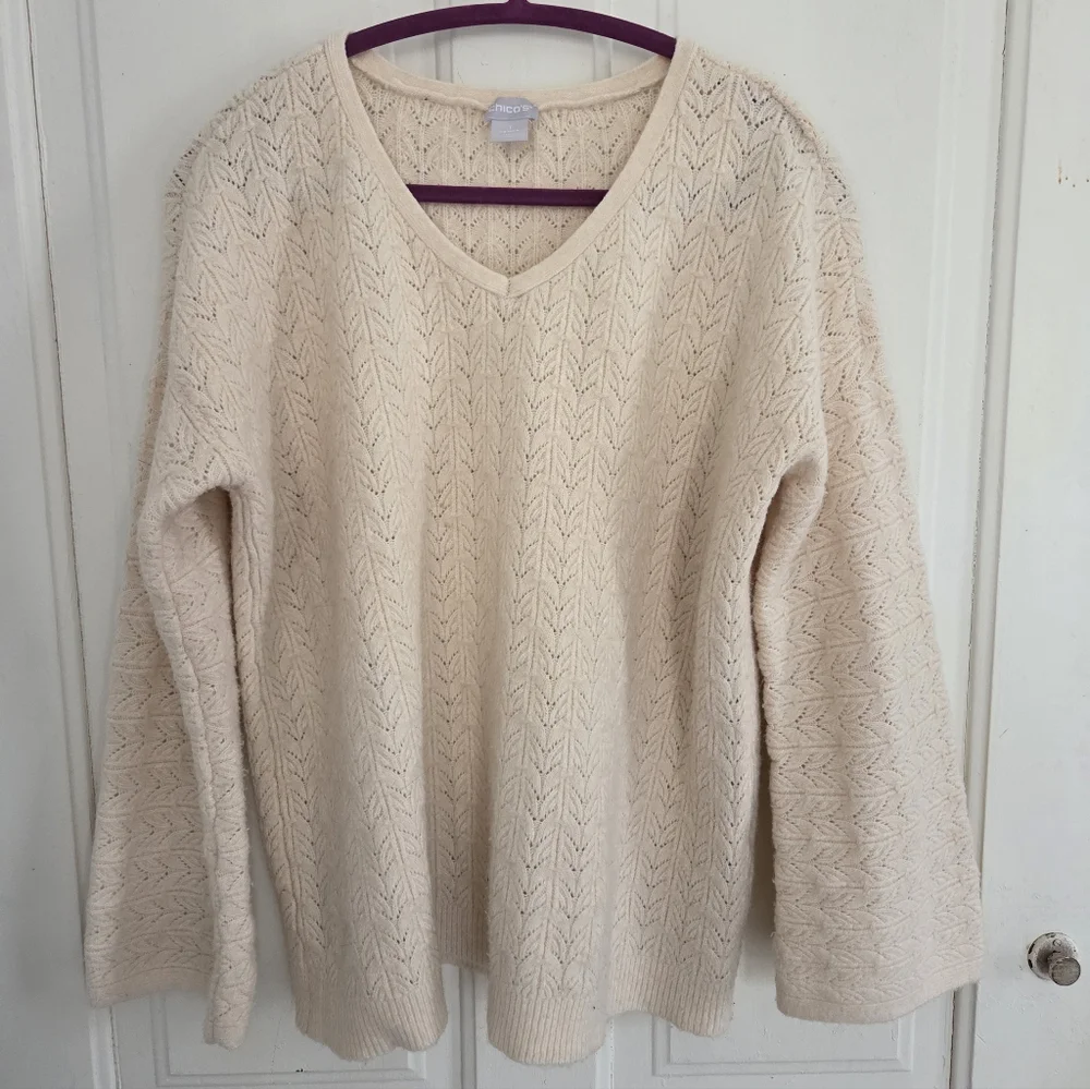 Chicos Cream Wide Sleeve Vneck Sweater